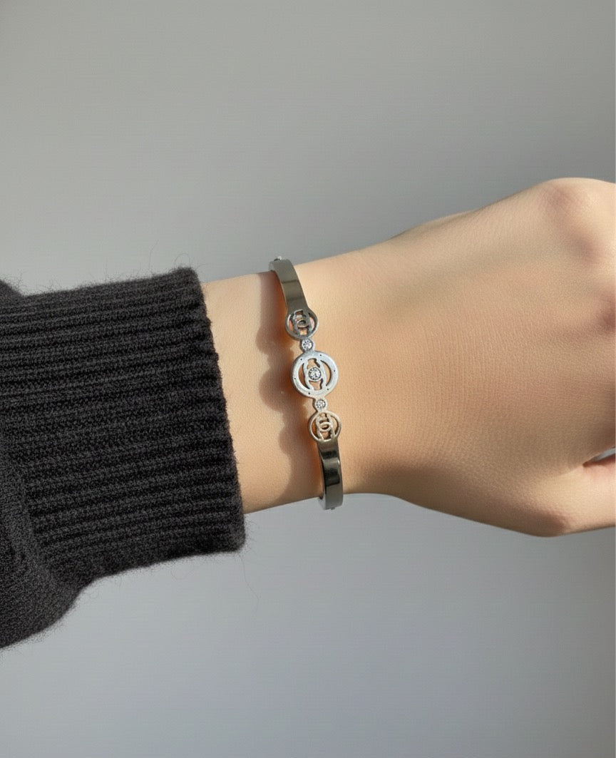 Daffodil stainless steel bangle