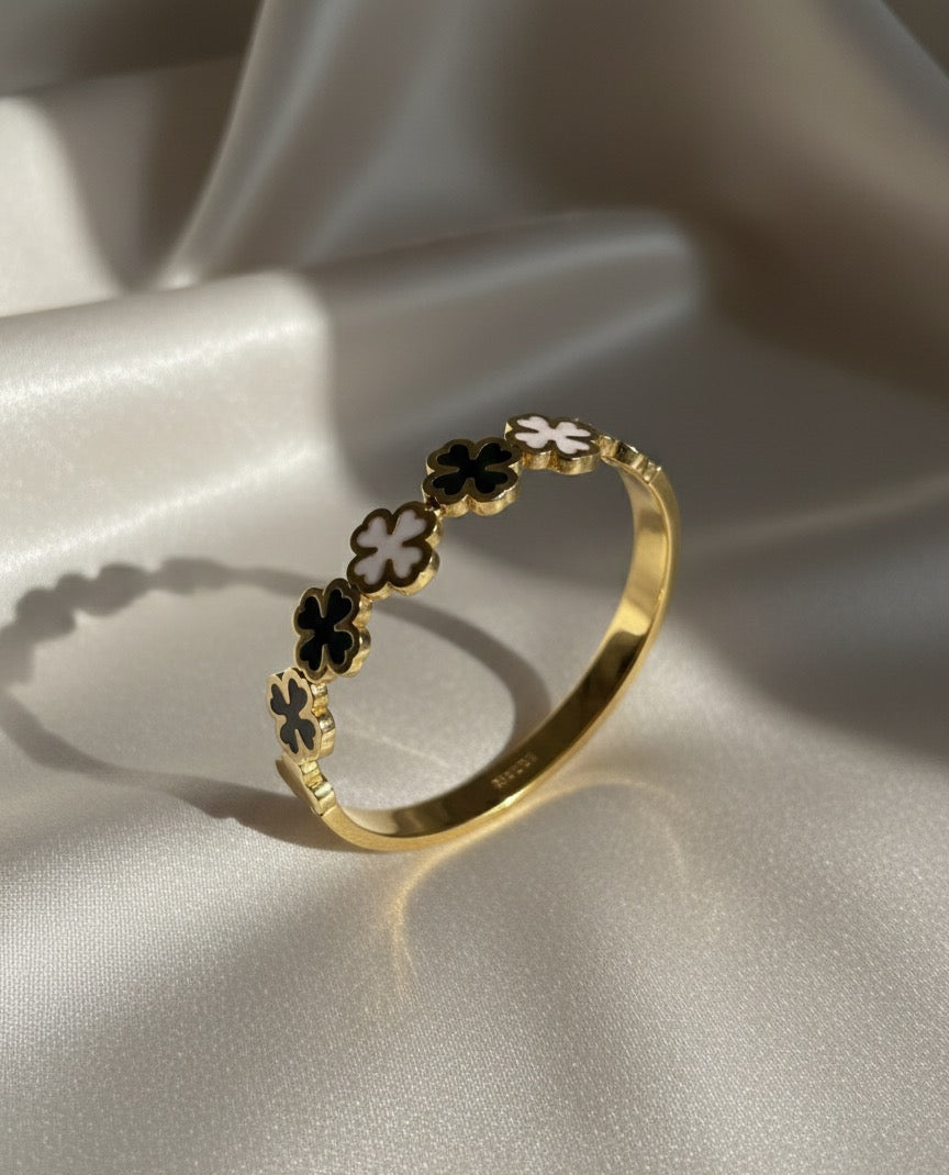 Black and white clover bangle