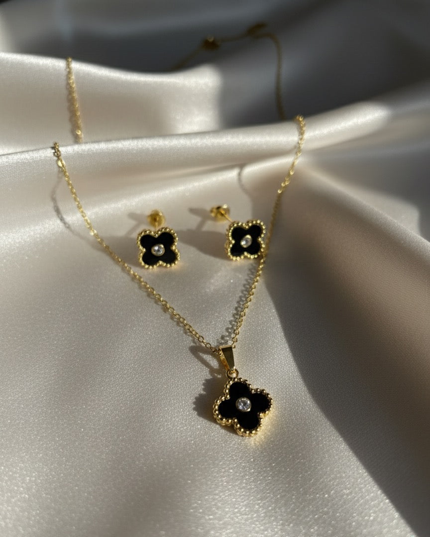 Black clover pendant with earrings