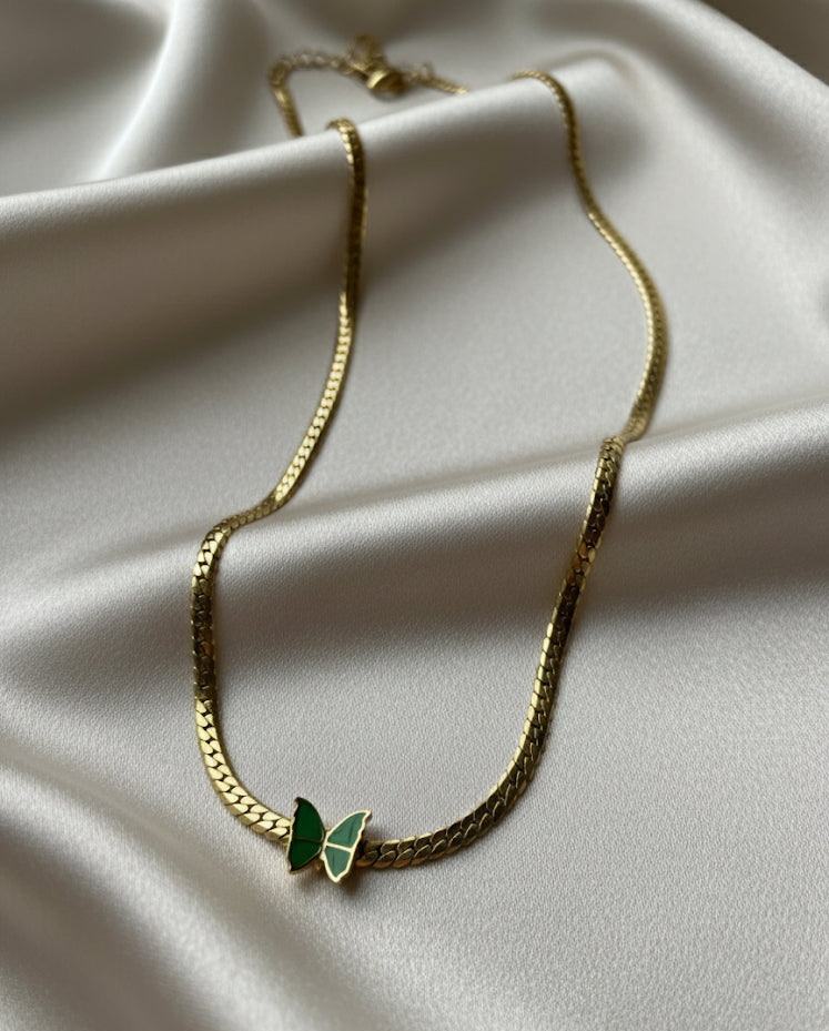 Green butterfly solid chain necklace
